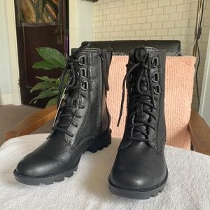 New Sorel Phoenix lace up - women 7
